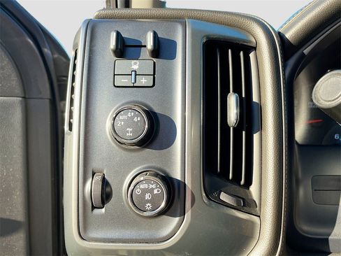 Used 2015 Chevrolet Silverado 1500 LTZ image 10