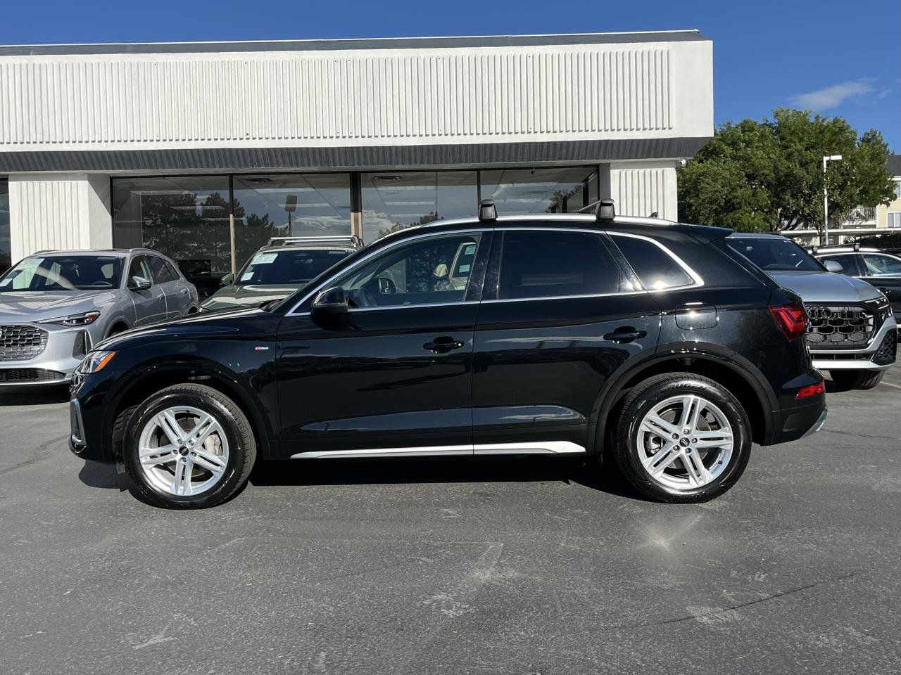 Used 2024 Audi Q5 e Premium w/ Convenience Package AWD/4WD image 16