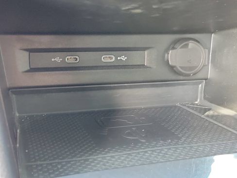 Used 2022 Volkswagen Tiguan SEL R-Line AWD/4WD image 34