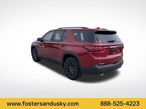 Used 2023 Chevrolet Traverse RS image 3