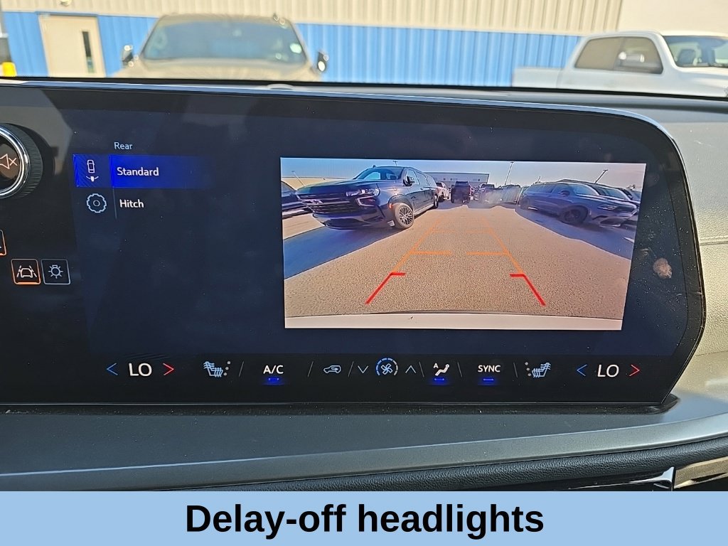 Used 2026 Chevrolet Traverse LT AWD/4WD image 29