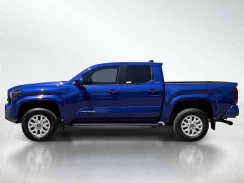 Certified 2025 Toyota Tacoma SR5 AWD/4WD image 2