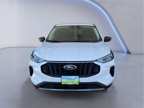 Used 2025 Ford Escape Active FWD image 2