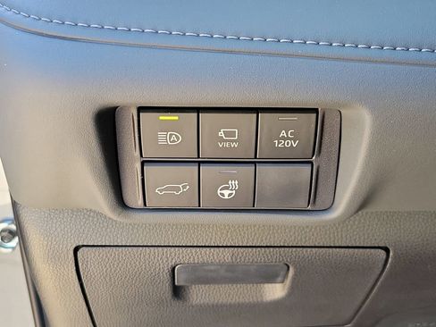 New 2026 Toyota Highlander Platinum image 31