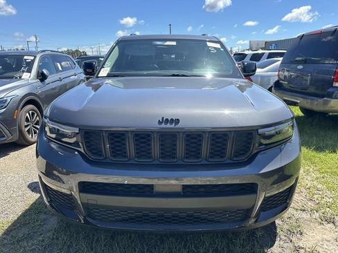 Used 2023 Jeep Grand Cherokee L Limited w/ Black Appearance Package RWD image 13
