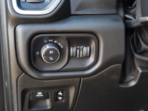 Used 2019 RAM 1500 Laramie image 16