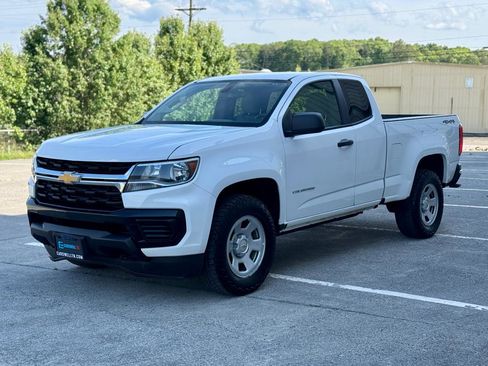 Used 2022 Chevrolet Colorado W/T w/ WT Convenience Package AWD/4WD image 18