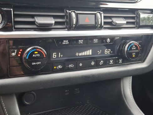 Used 2022 Nissan Pathfinder SL image 15