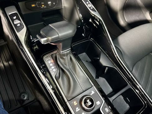 Used 2024 Kia Sorento SX Prestige image 18