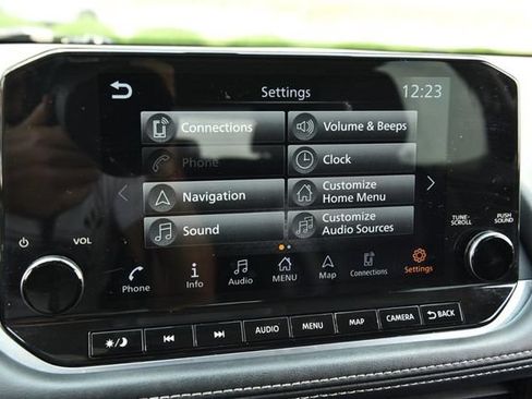 Used 2023 Nissan Rogue SL w/ SL Premium Package FWD image 16