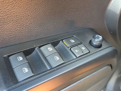 Used 2023 Toyota Tacoma SR AWD/4WD image 19
