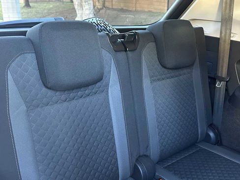 Used 2018 Volkswagen Tiguan S image 26