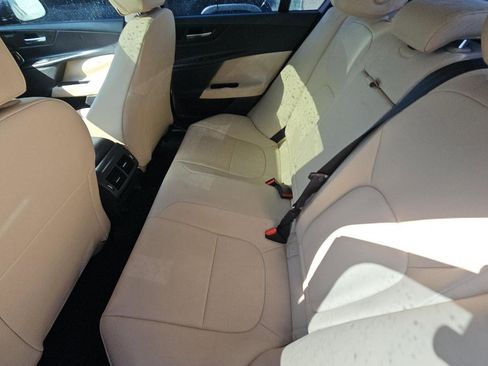 Used 2018 Jaguar XE Premium image 12