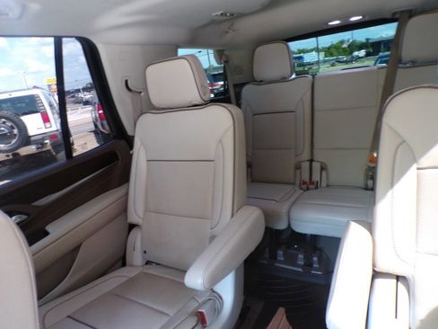 Used 2021 GMC Yukon Denali image 13