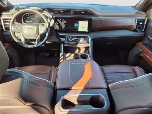 Used 2024 GMC Sierra 2500 Denali Ultimate w/ Max Trailering Package image 9