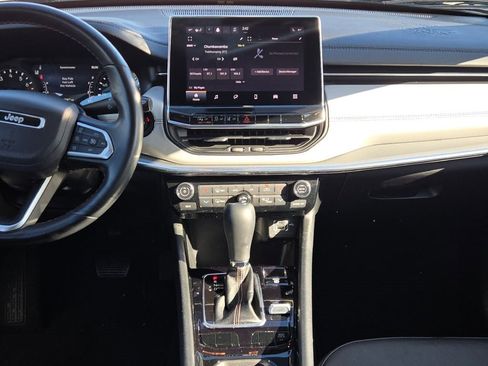 Used 2022 Jeep Compass Limited image 19