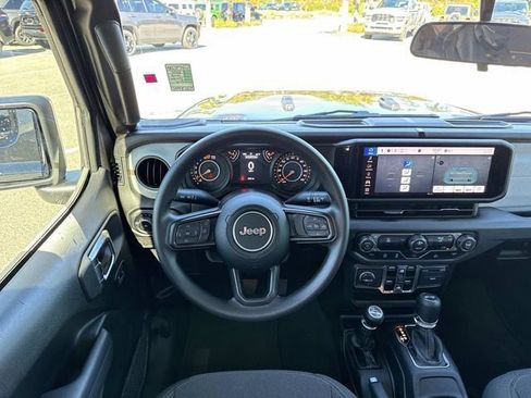 Used 2025 Jeep Wrangler Sport image 14