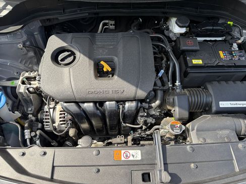 Used 2025 Kia Soul LX w/ LX Technology Package FWD image 29