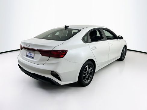 Used 2023 Kia Forte LXS w/ LXS Technology Package image 5