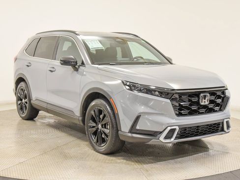 Used 2023 Honda CR-V Sport Touring image 3