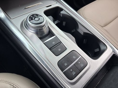 Used 2020 Ford Explorer XLT w/ Equipment Group 202A image 26