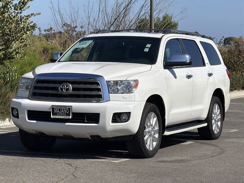 Used 2016 Toyota Sequoia Platinum AWD/4WD image 2