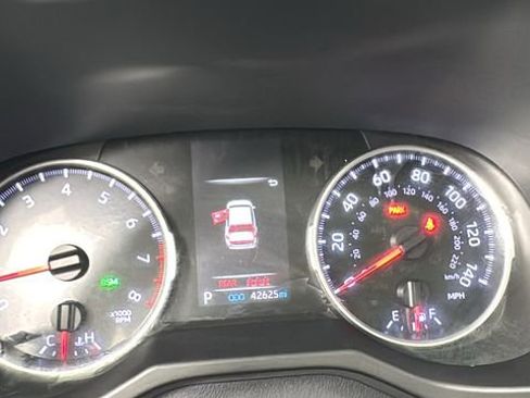 Used 2019 Toyota RAV4 XLE Premium image 21