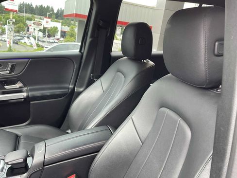 Used 2020 Mercedes-Benz GLB 250 4MATIC image 23