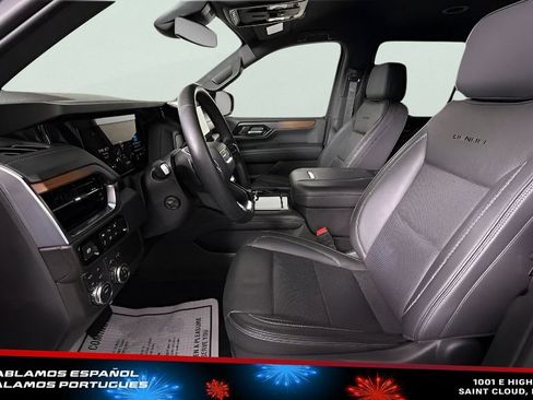 Used 2025 GMC Yukon Denali AWD/4WD image 17