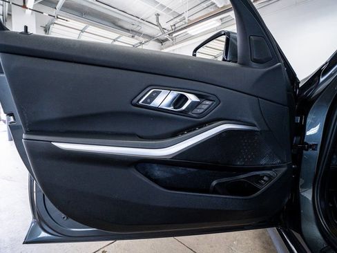 Used 2020 BMW 330i Sedan w/ Convenience Package image 27