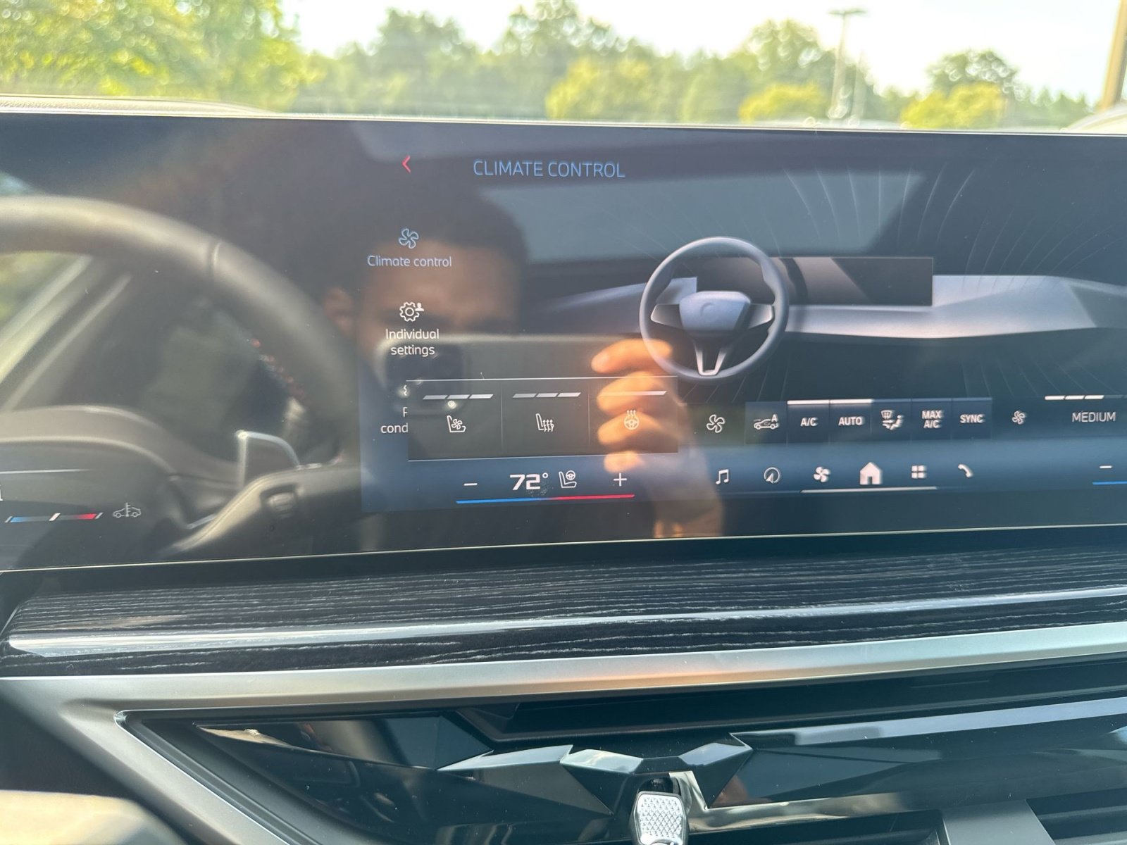 New 2027 BMW X6 M60i AWD/4WD image 40