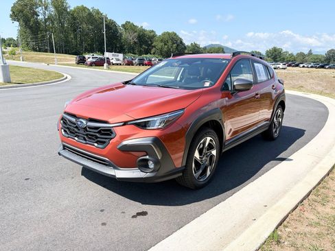 Used 2024 Subaru Crosstrek 2.5i Limited AWD/4WD image 3