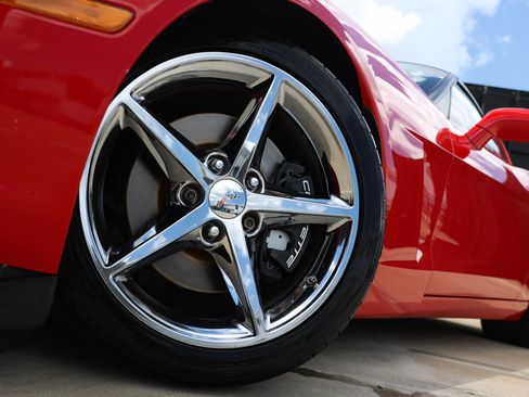 Used 2012 Chevrolet Corvette Coupe RWD image 37