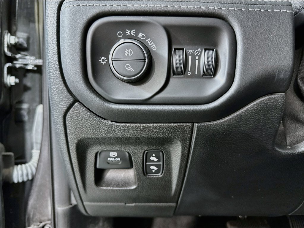 Used 2022 RAM 1500 Limited AWD/4WD image 21