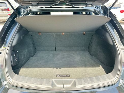 Used 2019 Lexus UX 200 FWD image 22