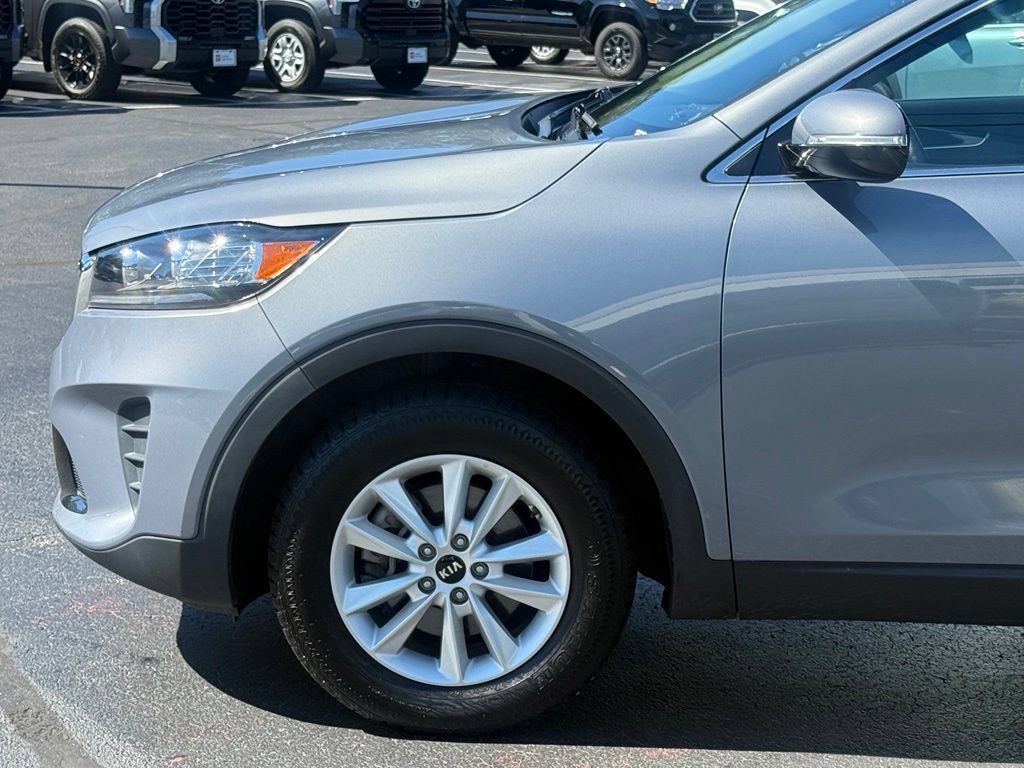 Used 2020 Kia Sorento LX w/ LX I4 Convenience Package FWD image 2