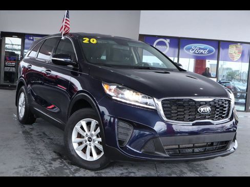 Used 2020 Kia Sorento LX image 1