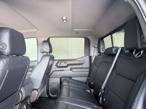 Used 2024 GMC Sierra 1500 SLE w/ Preferred Package AWD/4WD image 15
