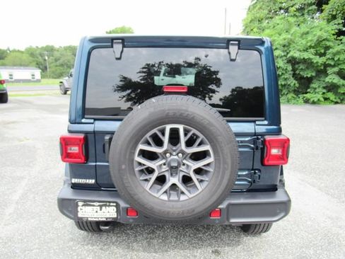 Certified 2025 Jeep Wrangler Unlimited Sahara w/ Safety Group AWD/4WD image 6