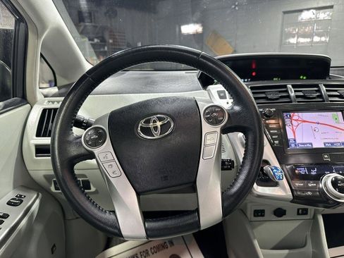 Used 2013 Toyota Prius V Five image 27
