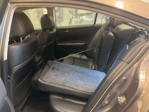 Used 2013 Nissan Maxima 3.5 SV w/ Tech Pkg FWD image 29
