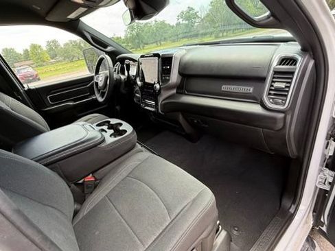 Used 2025 RAM 2500 Big Horn AWD/4WD image 15