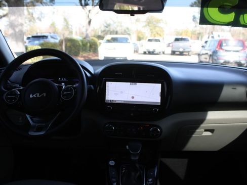 Certified 2025 Kia Soul EX image 23