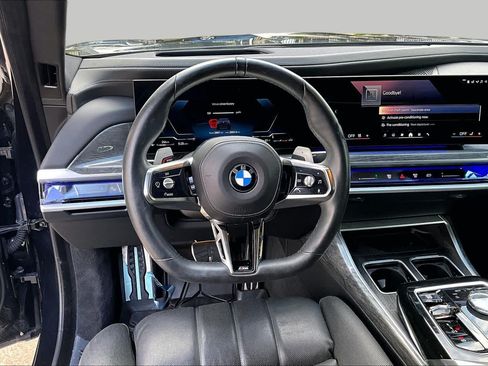 Used 2023 BMW 740i w/ Parking Assistance Package RWD image 15