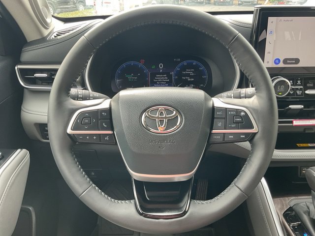 Used 2024 Toyota Highlander Limited AWD/4WD image 26