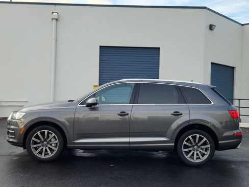 Used 2019 Audi Q7 3.0T Prestige w/ Prestige Package image 2