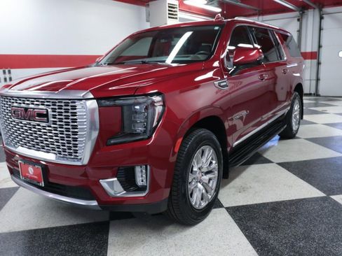 Used 2023 GMC Yukon XL Denali image 5