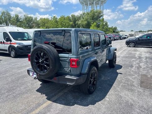 Used 2025 Jeep Wrangler Unlimited Sahara w/ Safety Group AWD/4WD image 10