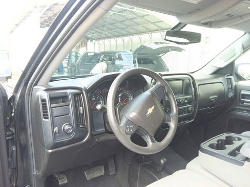 Used 2019 Chevrolet Silverado 1500 Custom w/ Custom Convenience Package AWD/4WD image 21