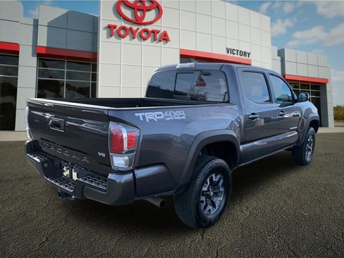 Used 2023 Toyota Tacoma TRD Off-Road image 3